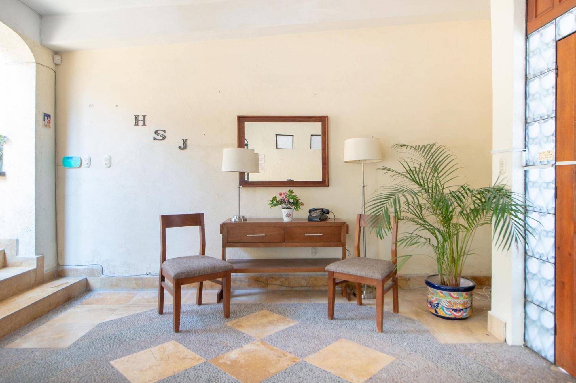 Capital O San Jose, Hotel 3*