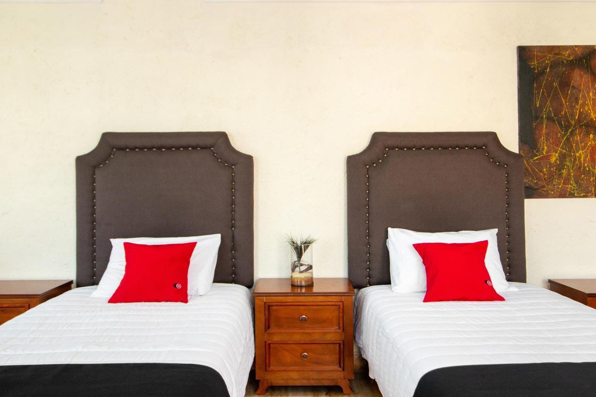 Hotel Capital O San Jose, 3*