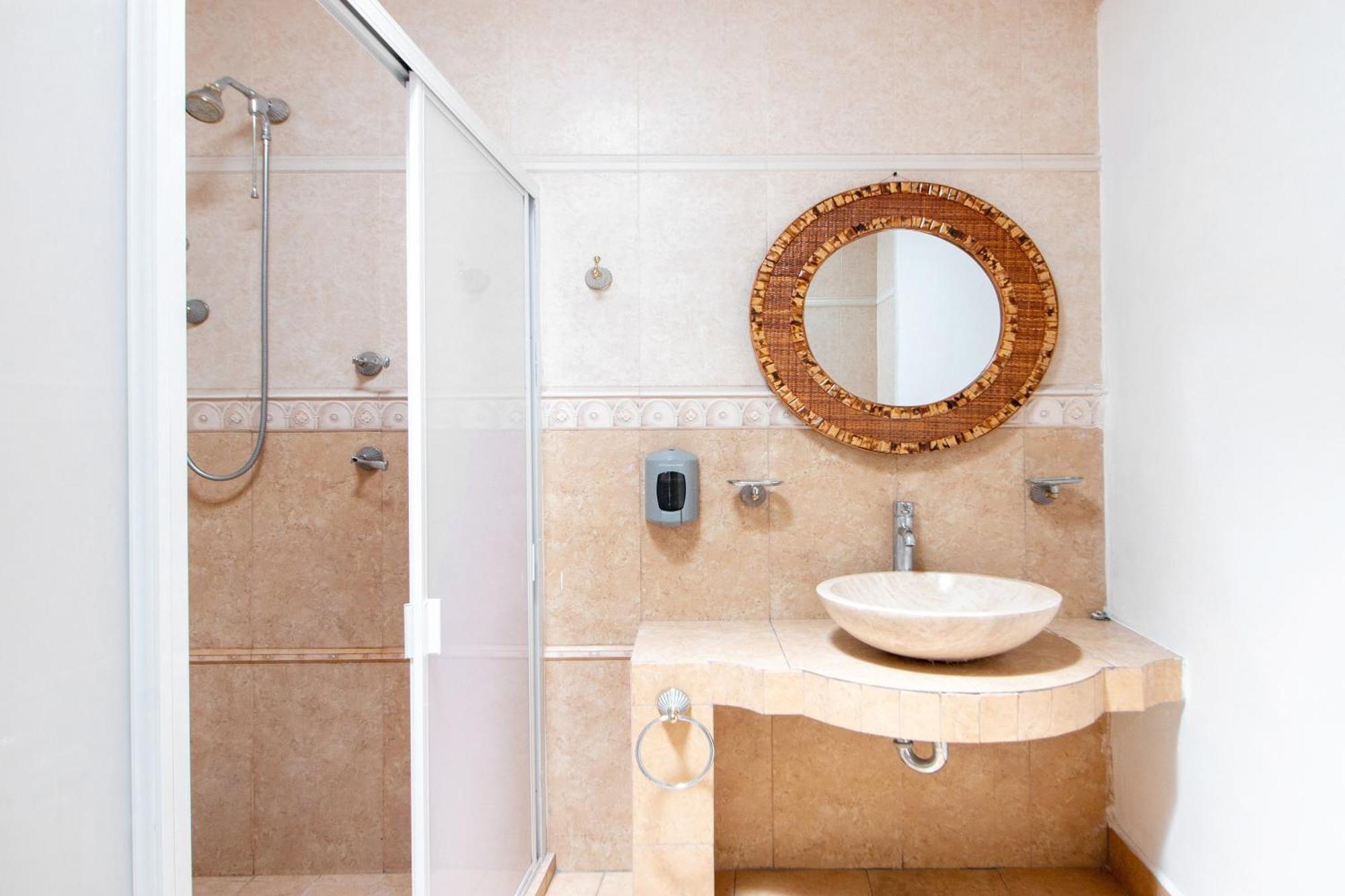 Capital O San Jose, Hotel 3*